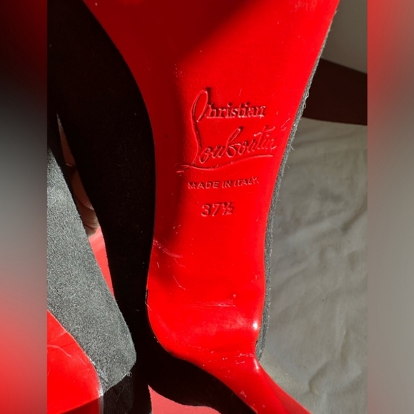 Christian Louboutin Black Suede Pumps in Excellent Condition - Size 37.5 - Picture 6 of 7